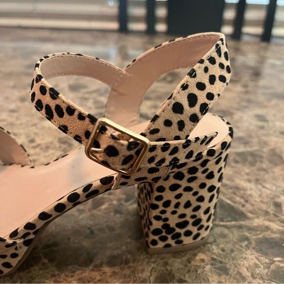 Delicious Open Toe Criss Cross Upper Ankle Strap Platform Chunky Heel - Picture 8 of 13